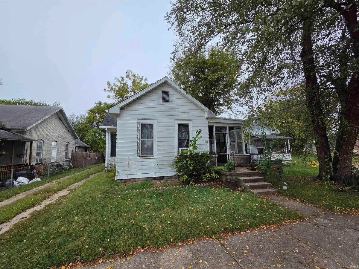 1018 N 9th Street, Vincennes, IN 47591 - #1
