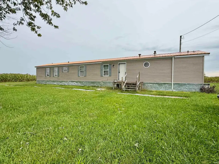 5226 S 700 E Road, Pierceton, IN 46562 - #2