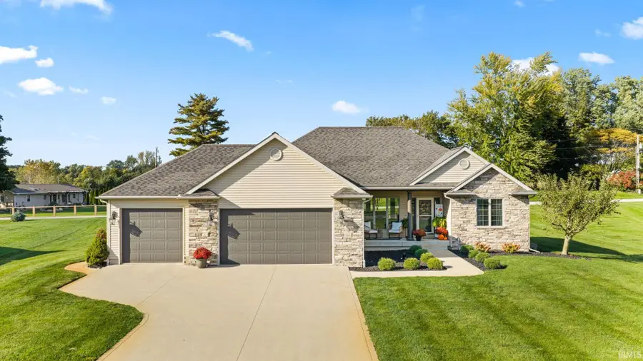 3801 S Elaine Drive, Warsaw, IN 46580 - #2