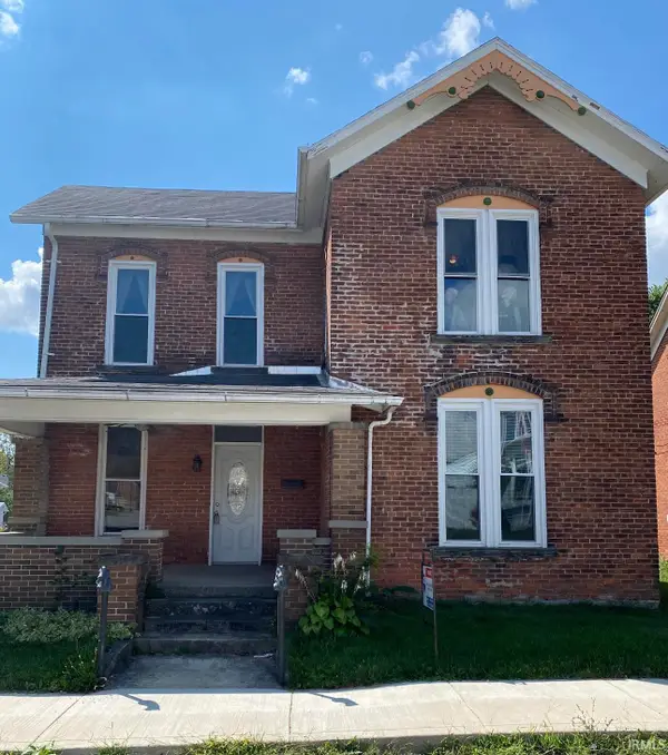 215 W Water Street, Hartford City, IN 47348