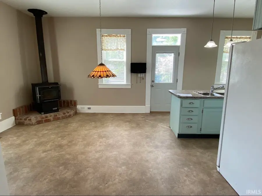 215 W Water Street, Hartford City, IN 47348 - #2