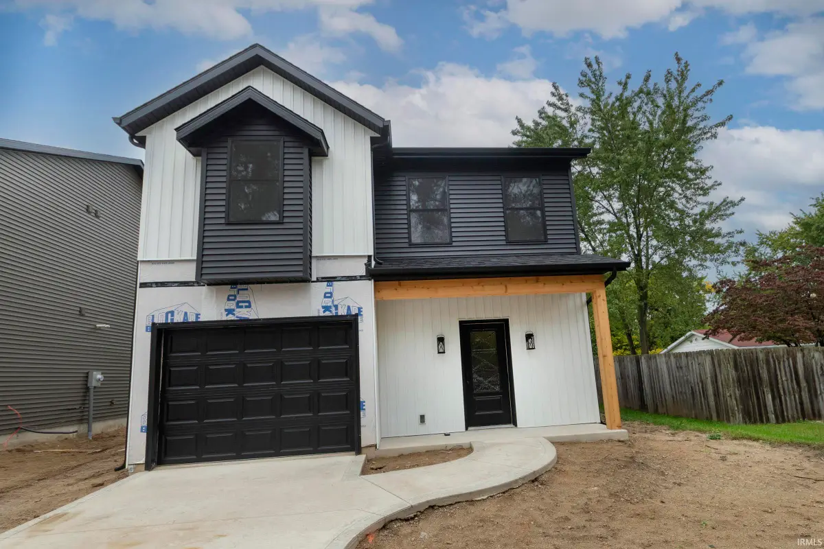 1521 El Reno St., Elkhart, IN 46516 - #1