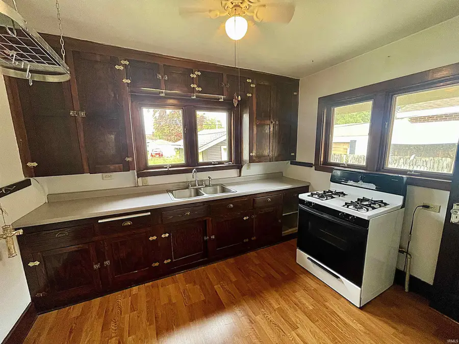 722 W Battell Street, Mishawaka, IN 46545 - #2