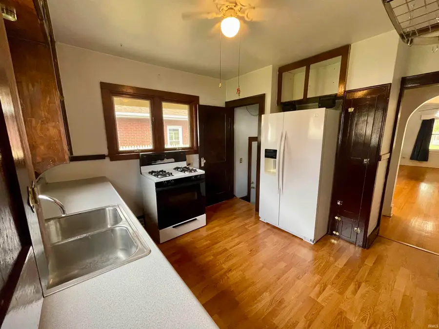 722 W Battell Street, Mishawaka, IN 46545 - #3