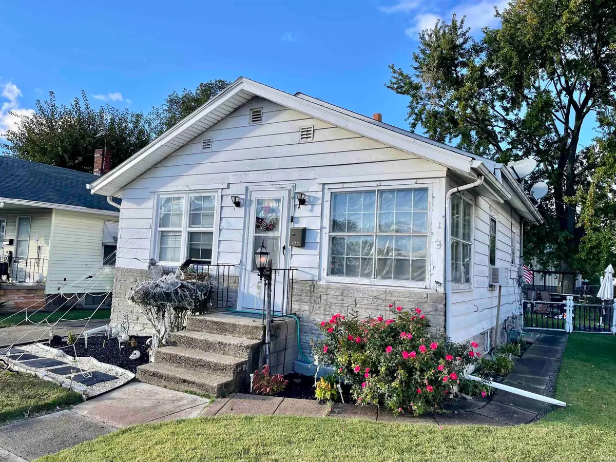 1122 W 8th Street, Mishawaka, IN 46544 - #1