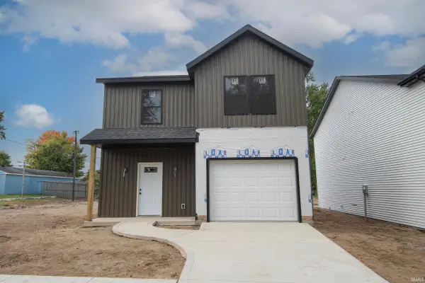 1525 El Reno St, Elkhart, IN 46516