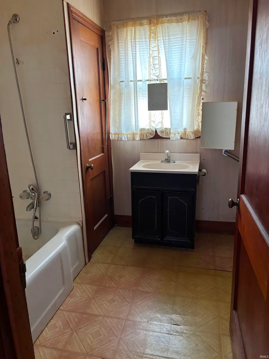614 S 5th Street, Petersburg, IN 47567 - #3