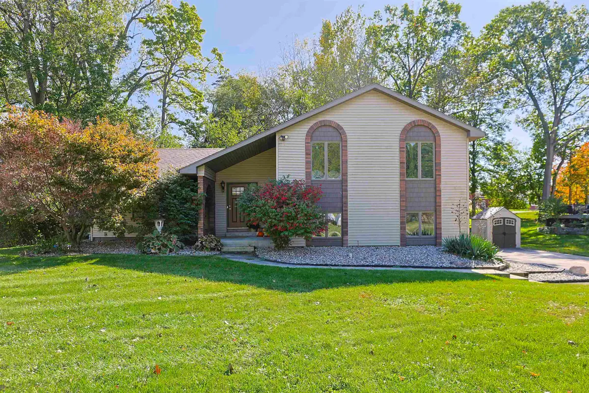 11044 E River Oaks Lane, Osceola, IN 46561 - #1