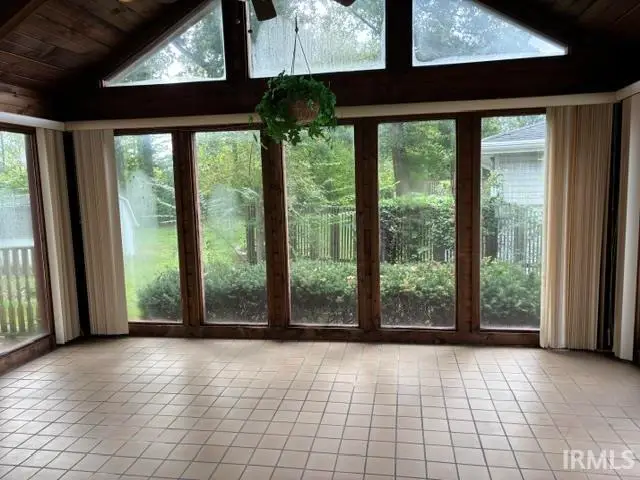 1727 W Pine Parkway, Marion, IN 46952 - #3