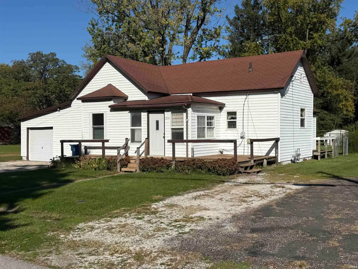 204 W Main Street, Medaryville, IN 47957 - #1