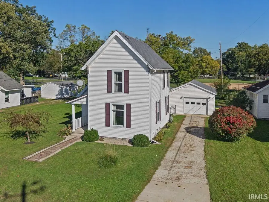 621 S Briant Street, Huntington, IN 46750 - #2