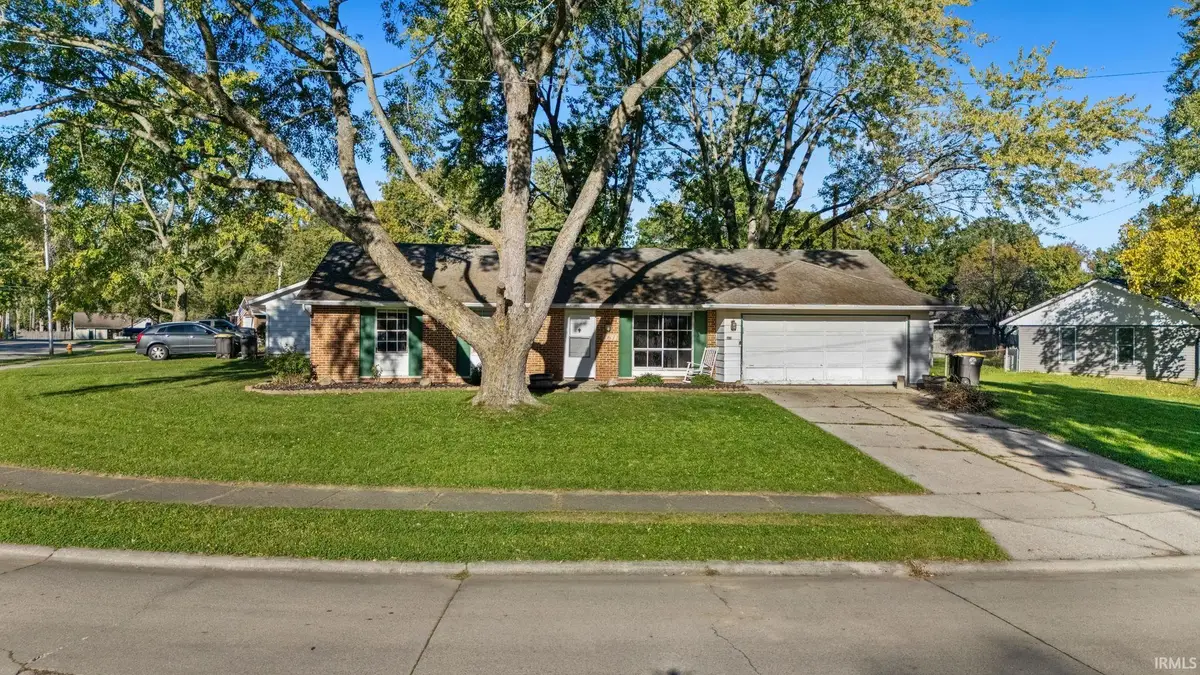 4611 Dutchess Lane, Fort Wayne, IN 46835 - #1