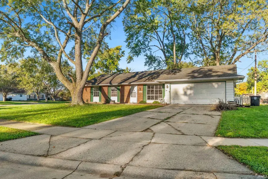 4611 Dutchess Lane, Fort Wayne, IN 46835 - #3