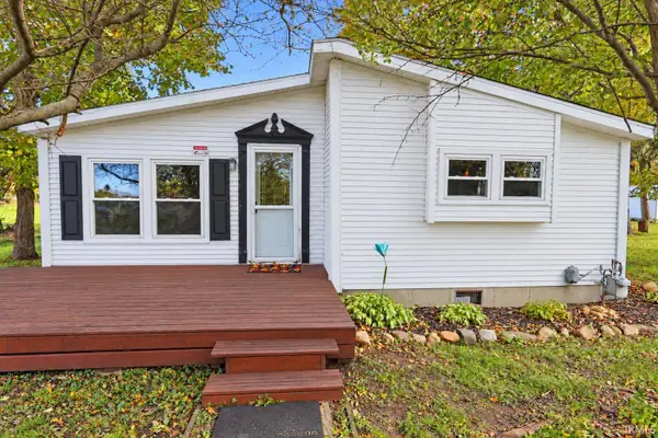 438 W Railroad Street, Etna Green, IN 46524