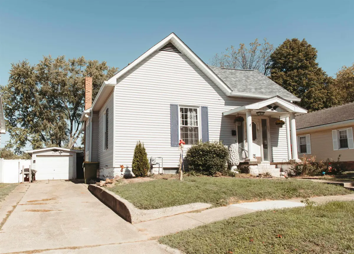 710 W 5th Street, Bicknell, IN 47512 - #1