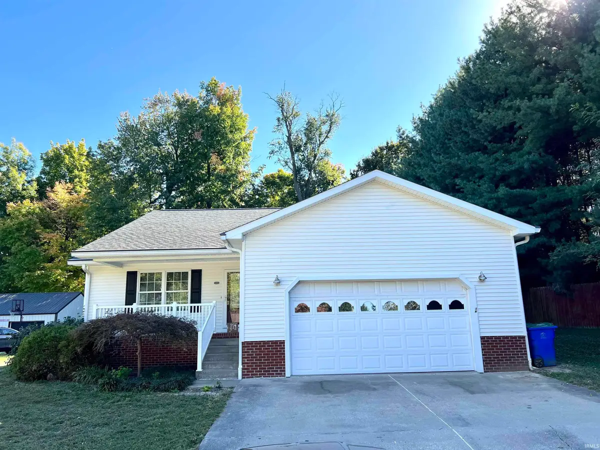 605 W Christian Street, Princeton, IN 47670 - #1