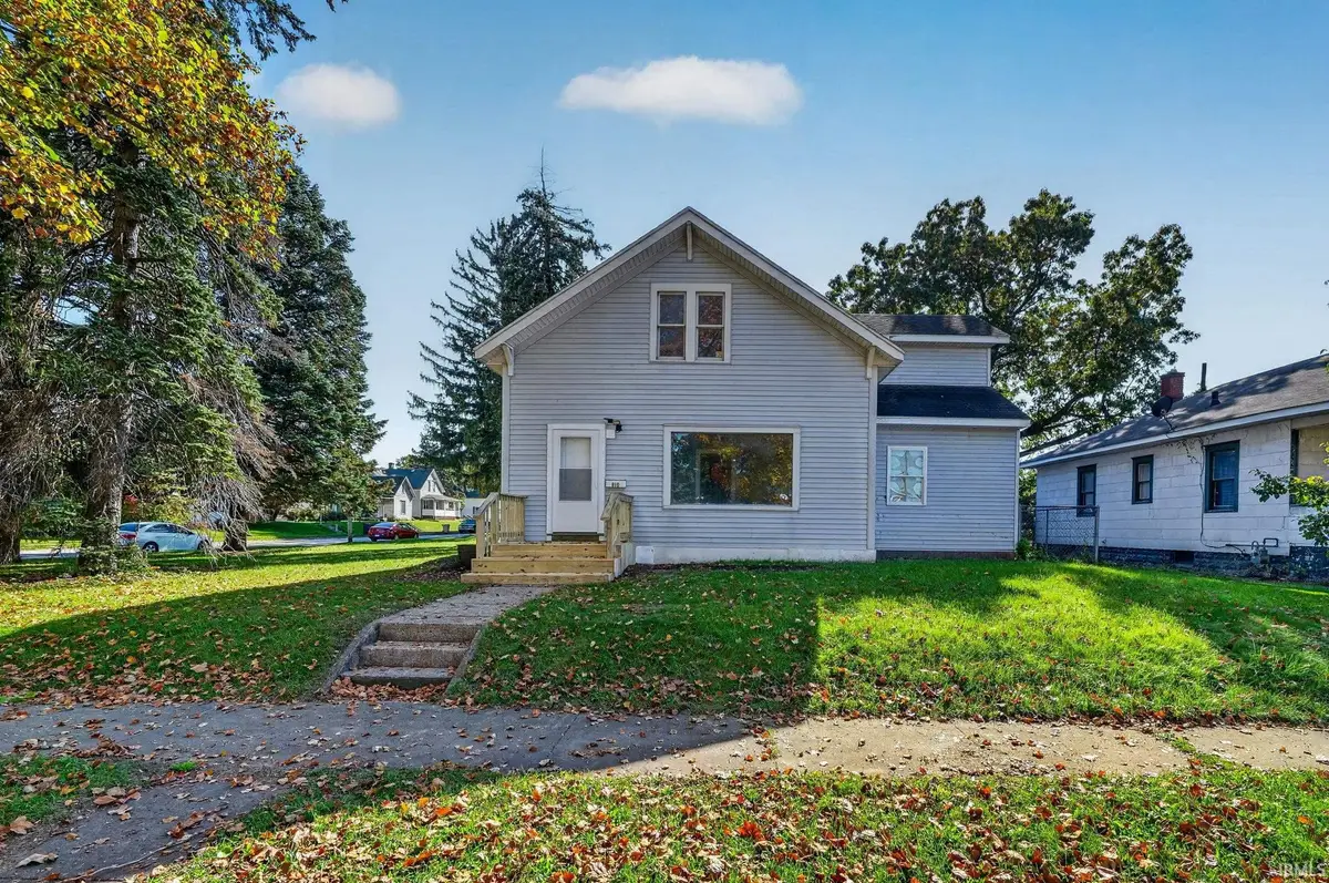 910 W Calvert Street, South Bend, IN 46613 - #1