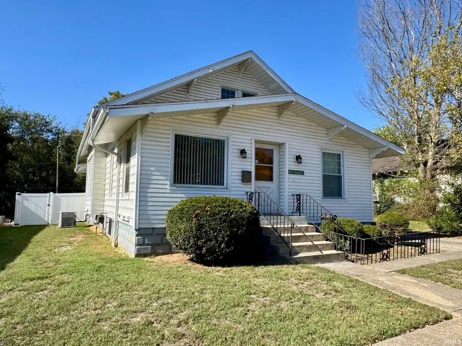 426 N Jackson Street, Oakland City, IN 47660 - #2