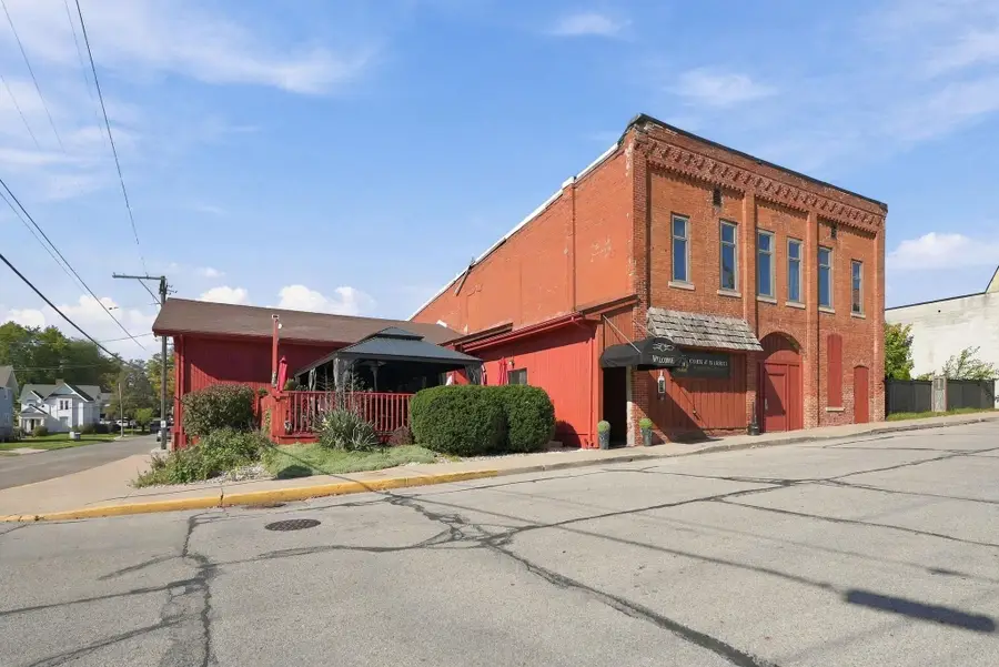 118 S Elizabeth St, Angola, IN 46703 - #2