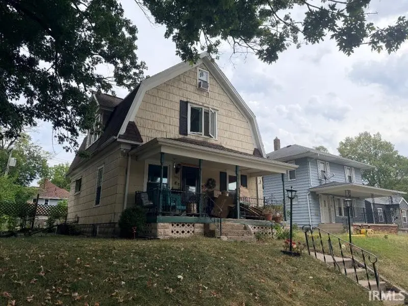 1032 E 3rd Street, Mishawaka, IN 46544 - #2