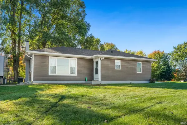 3159 W Crystal Lake Road, Warsaw, IN 46580