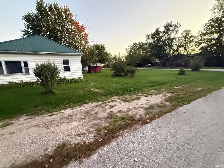 213 W Dailey Street, Amboy, IN 46911 - #3