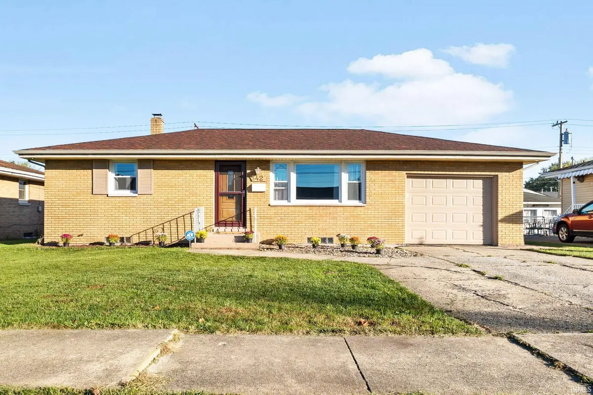 542 W 12th Street, Mishawaka, IN 46544 - #1
