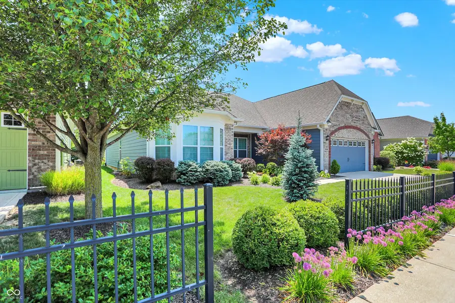 11947 Avedon Way, Zionsville, IN 46077 - Image #2