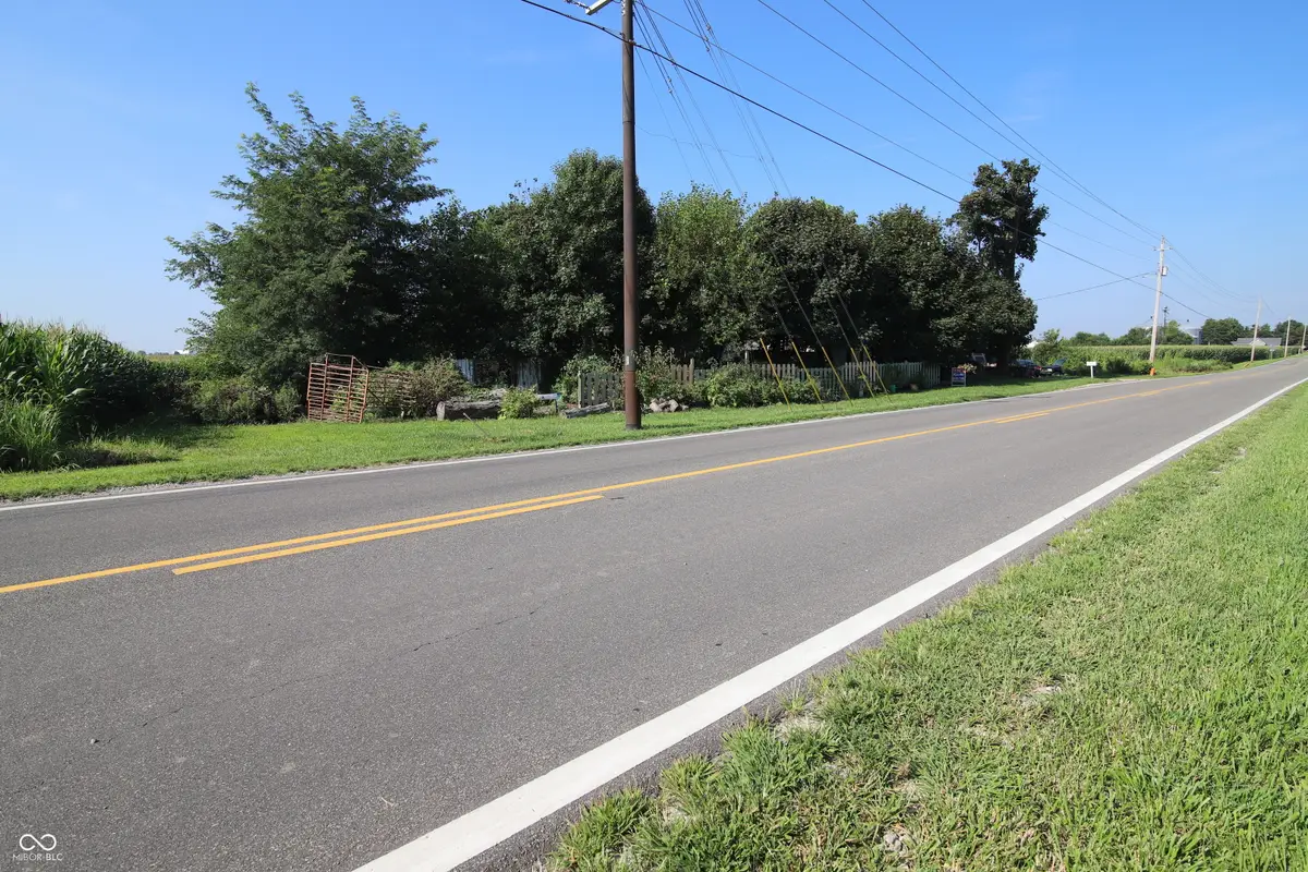 5063 W 600 N, McCordsville, IN 46055 - #1