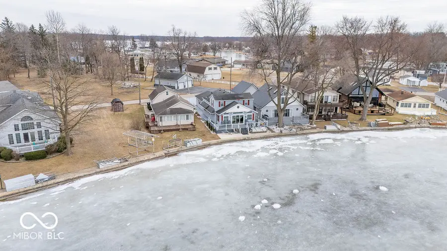 2122 Wolfs Point Drive, Rochester, IN 46975 - #2