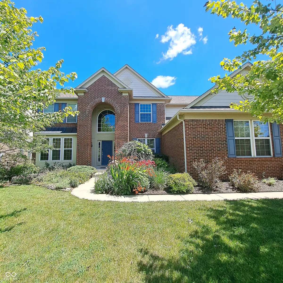 4621 Pebblepointe Pass, Zionsville, IN 46077 - #1
