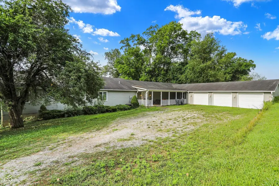 402 N Mohee Drive, Hartford City, IN 47348 - #2