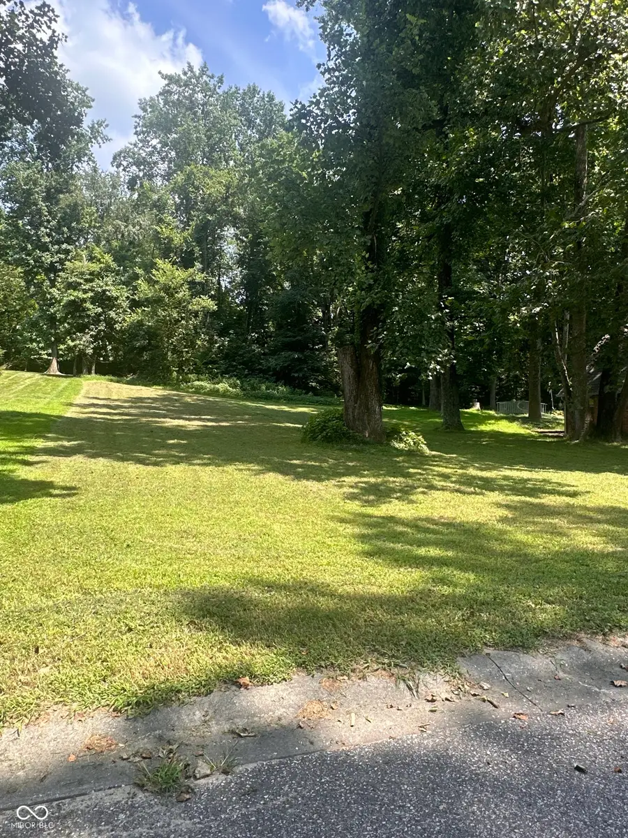 207 River Drive, Bloomfield, IN 47424 - #2