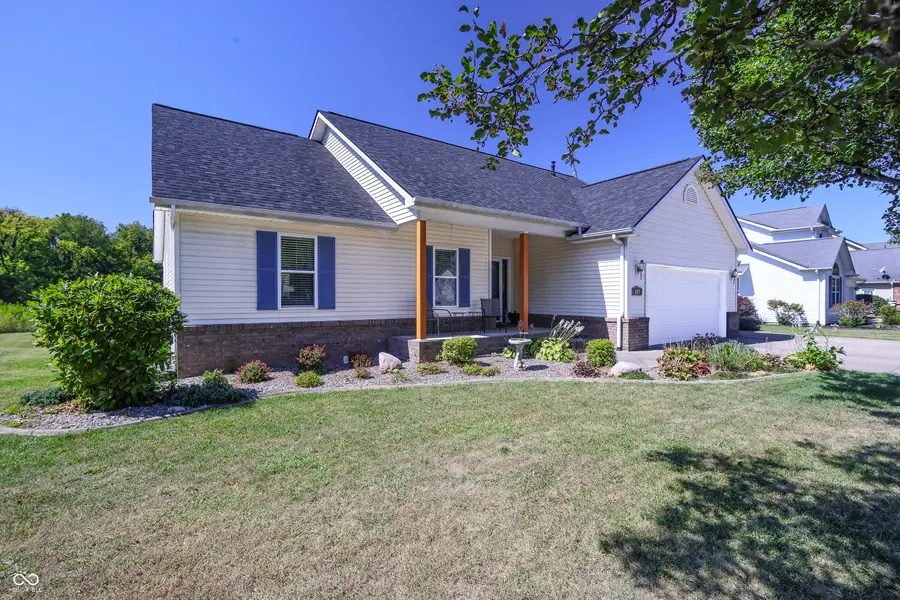 6115 E Prairie Stream Way, Columbus, IN 47203 - Image #2