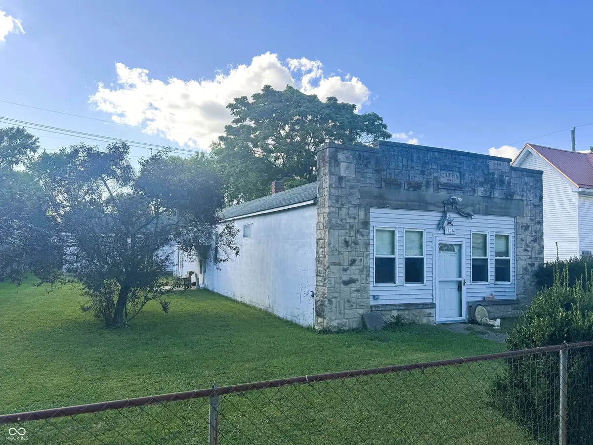 705 S Grace Avenue, Crawfordsville, IN 47933 - #1