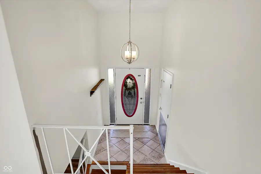 921 Windsor Drive, Shelbyville, IN 46176 - Image #2