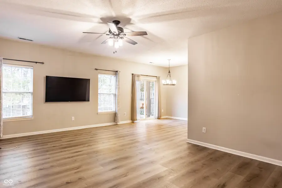 6328 Dusty Laurel Drive, Whitestown, IN 46075 - Image #3