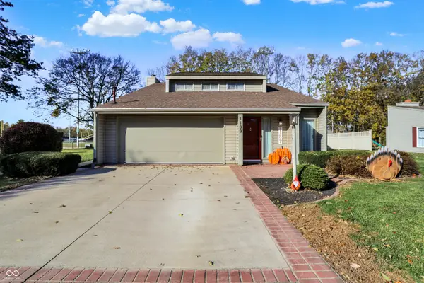 1109 S Buckingham Road, Yorktown, IN 47396