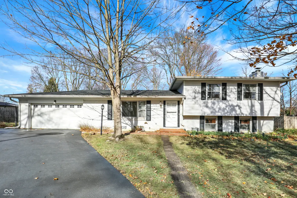 2706 Lakewood Drive N, Carmel, IN 46280 - Image #1