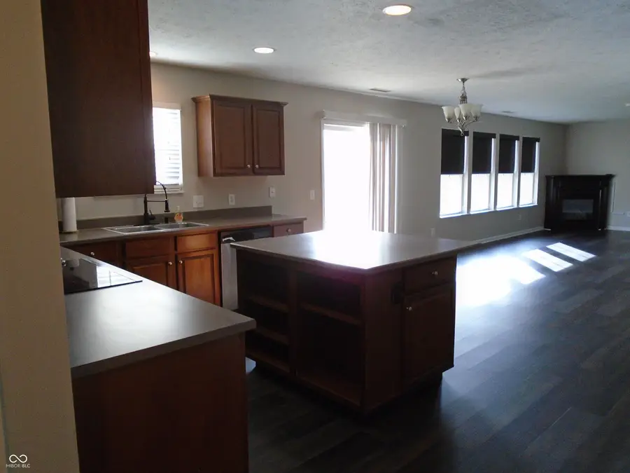 2097 S Woodgrove Way, New Palestine, IN 46163 - Image #3