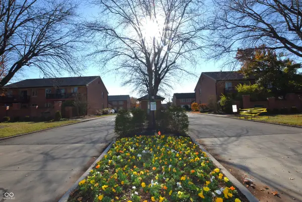 8521 Canterbury Square East, Indianapolis, IN 46260