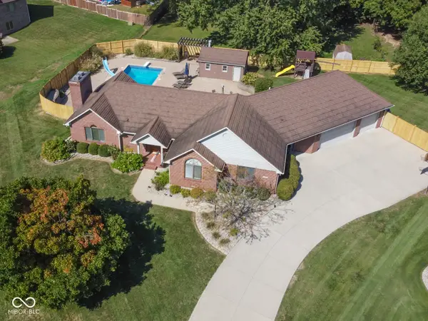 2405 Valley Court, Shelbyville, IN 46176