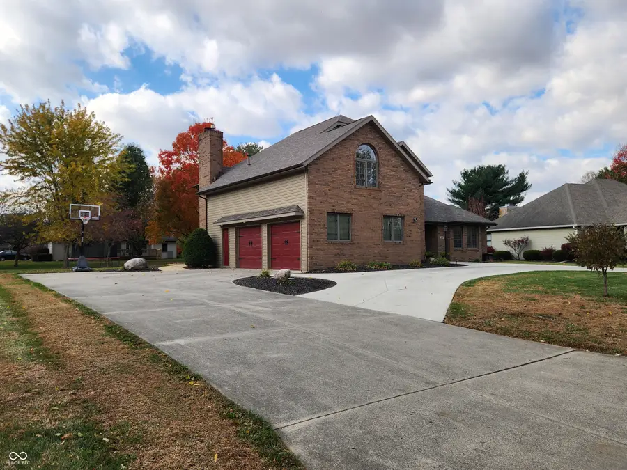 501 S Riviera Lane, Yorktown, IN 47396 - #2