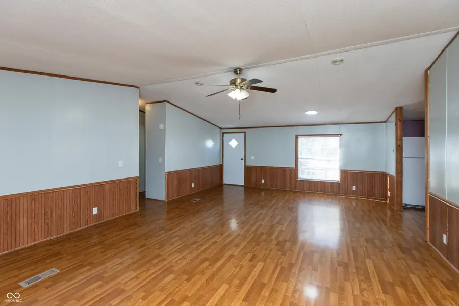 424 Cara Court, Seymour, IN 47274 - Image #2