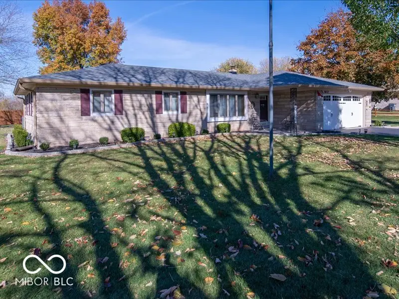 5652 Steven Drive, Greenwood, IN 46142 - Image #2
