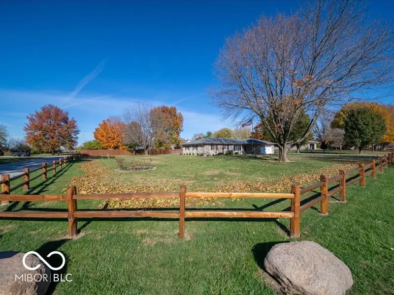 5652 Steven Drive, Greenwood, IN 46142 - Image #3