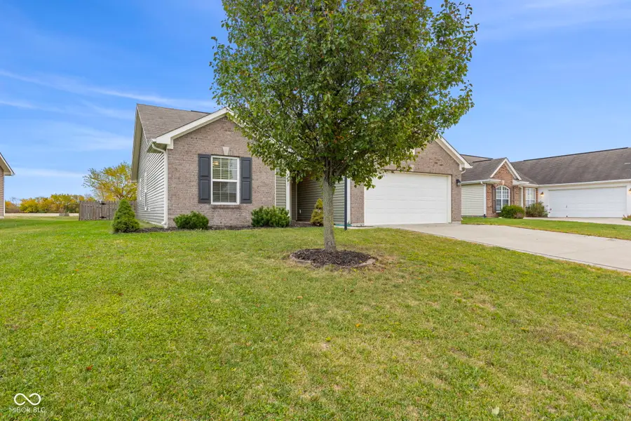 1811 N Creekwater Pass, Greenfield, IN 46140 - Image #2