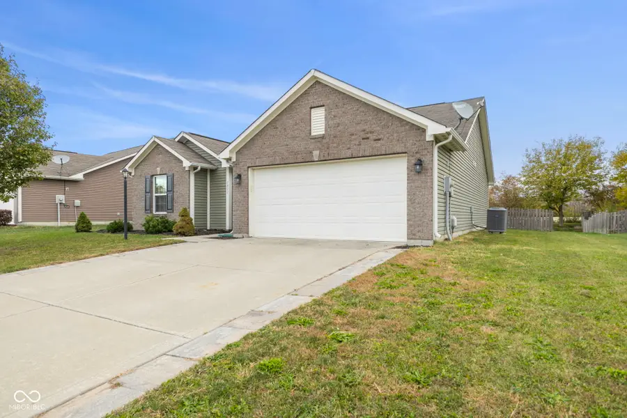 1811 N Creekwater Pass, Greenfield, IN 46140 - Image #3