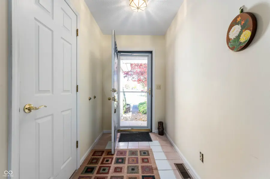 104 W Hillsboro Drive, Pendleton, IN 46064 - Image #3