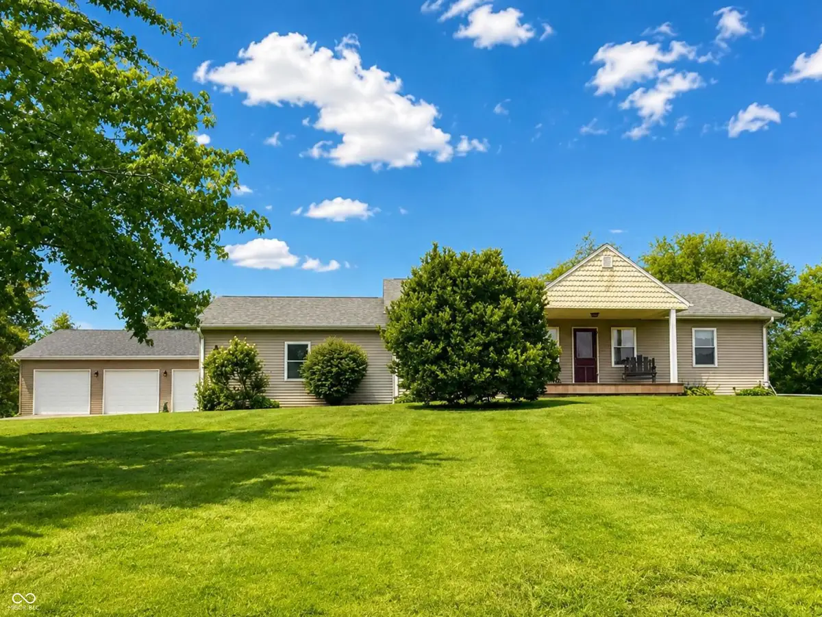 201 Janeway Drive, Veedersburg, IN 47987 - #1